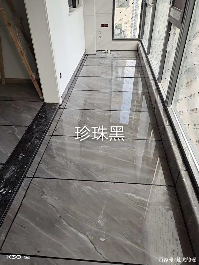 瓷砖工人多少钱一平方不包料(瓷砖工人多少钱一平方不包料的)